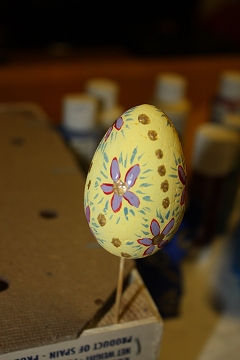 Paint the egg.
